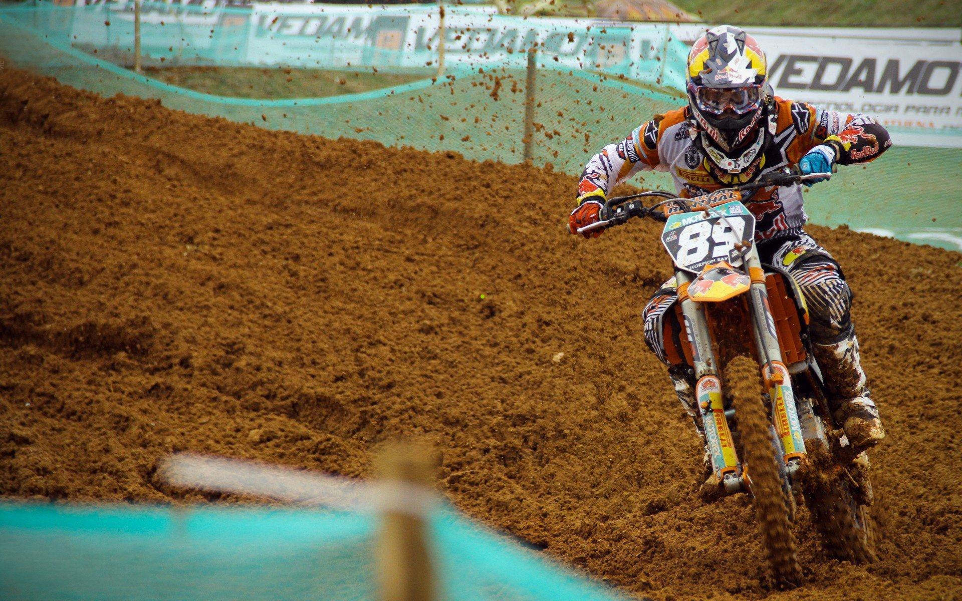 漂泊传奇，莫拉塔首位代表七家俱乐部为西班牙国家队出战