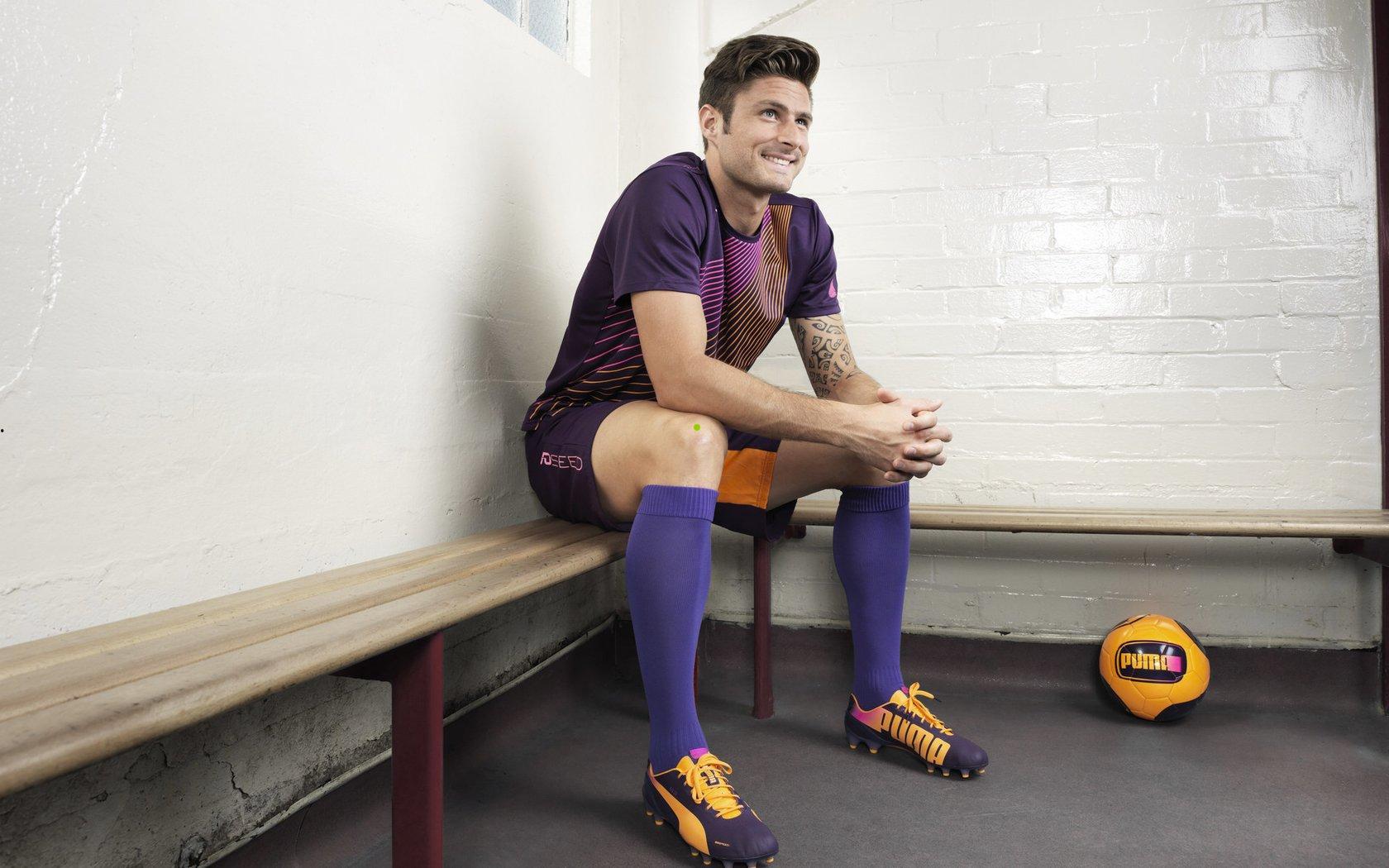 中超赛场，赵宏略独中两元助武汉惊天逆转，青岛队苦吞十一连败创尴尬纪录